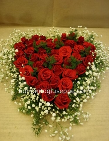 cuore di rose rosse