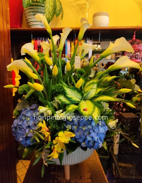 composizione fiori misti con vaso ceramica